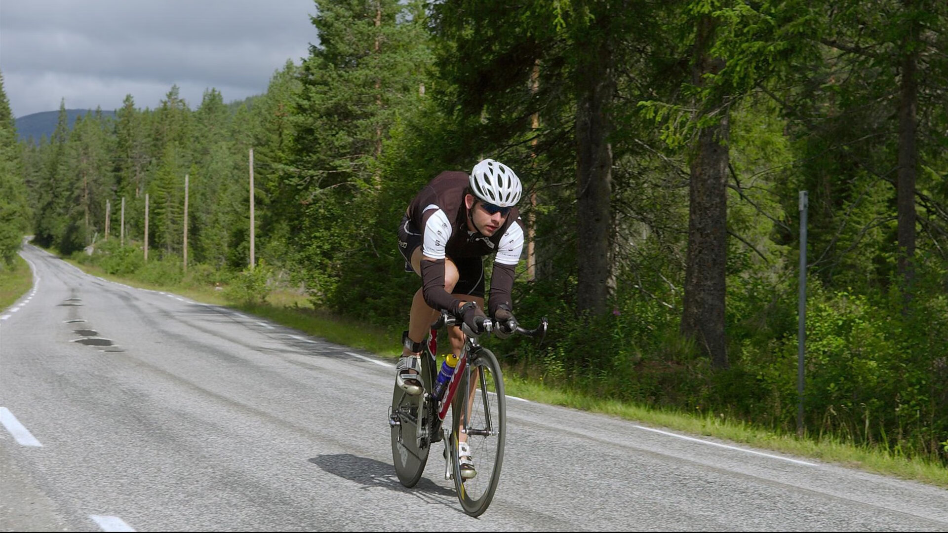 太强了，丁俊晖4杆破百，6-0晋级！中国8胜3负6-4淘汰了三冠王，丁俊晖代表中国队